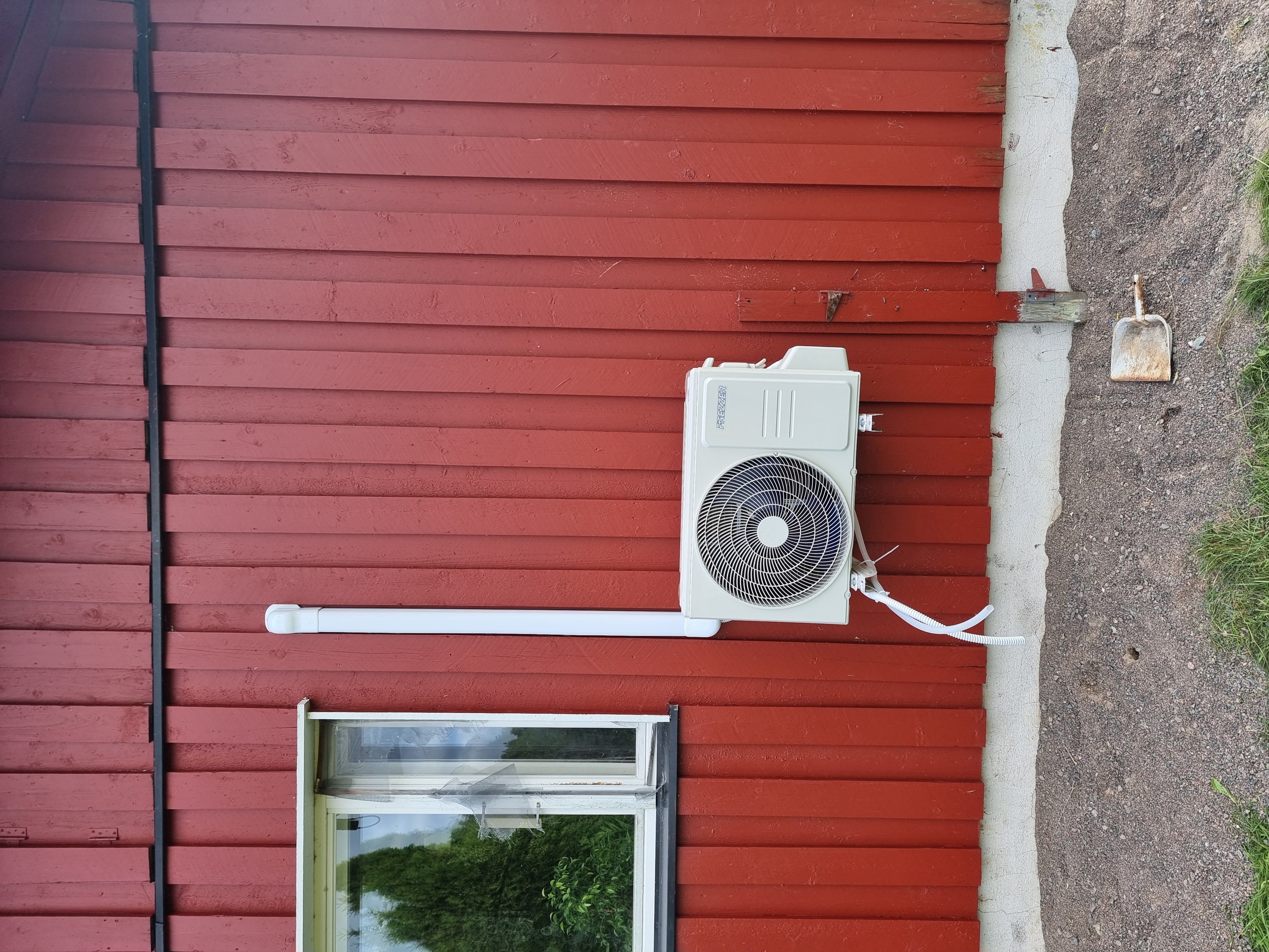 Ilmalämpöpumpun asennus mökille